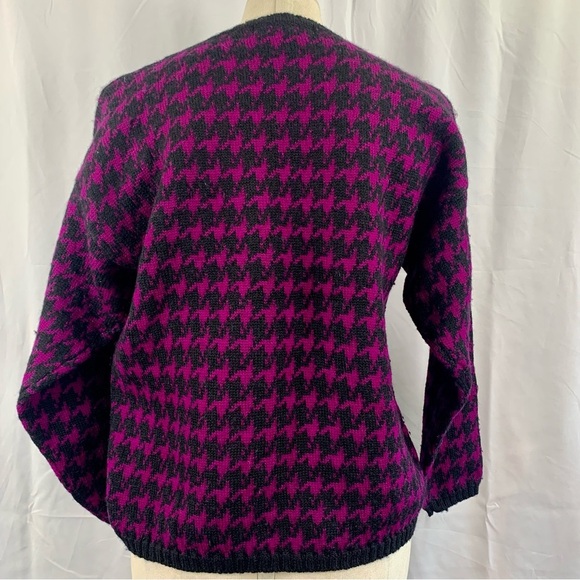 Vtg GAP 100% Wool Black and Purple Houndstooth Sweater - Picture 6 of 8